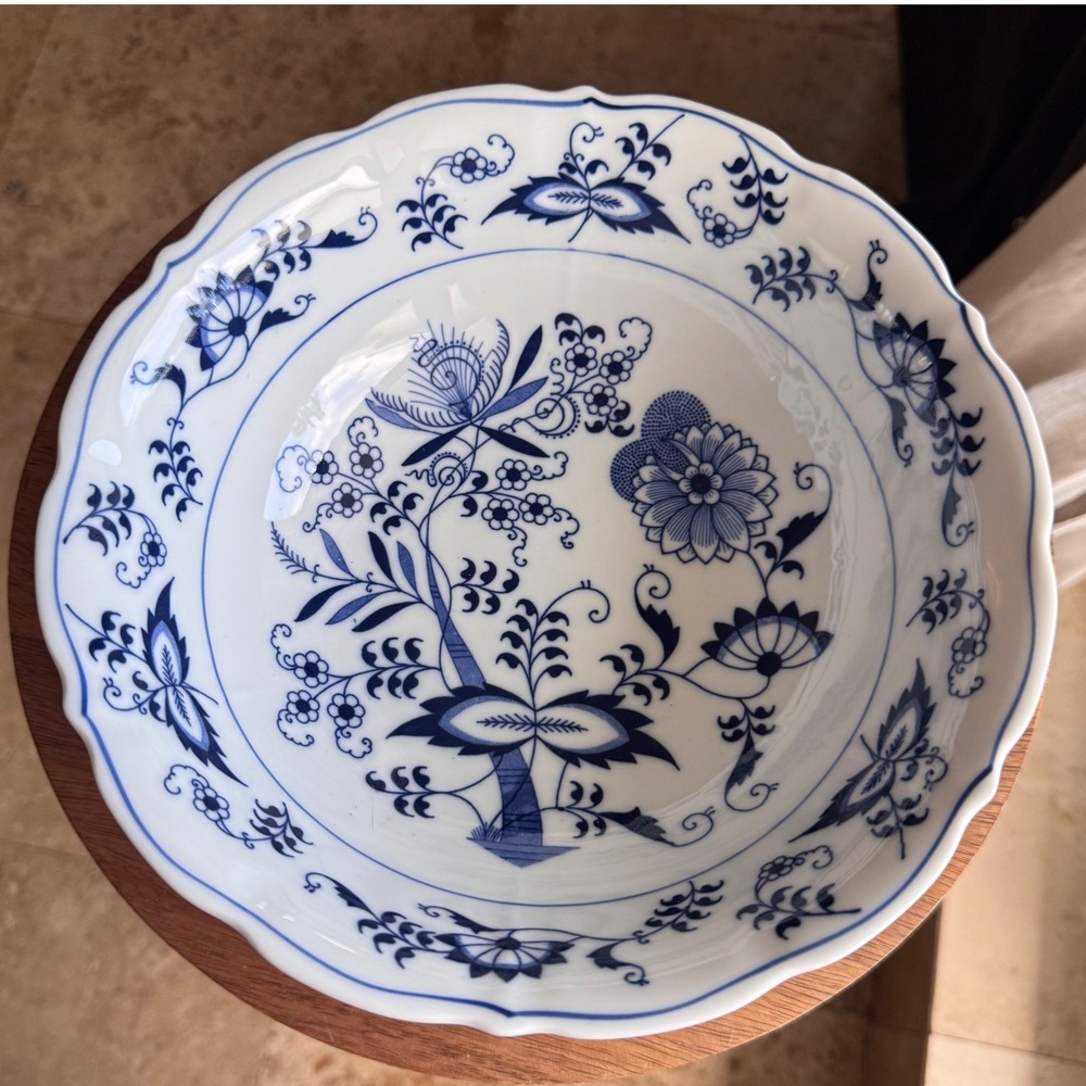 Blue Danube Blue Onion Vegetable Serving Bowl 9" Scalloped Rim Chinoiserie
